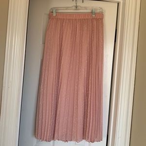 Pink pleated skirt